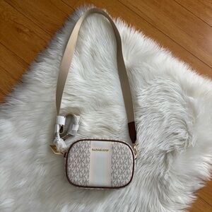 Michael Kors Jet Set Crossbody Bag